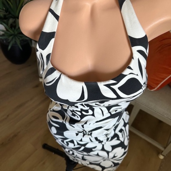 Cache size 8 Hawaiian print white and black party dress - Picture 5 of 12